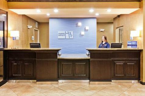 Holiday Inn Express & Suites Clovis - Photo4