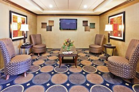 Holiday Inn Express & Suites Clovis - Photo5