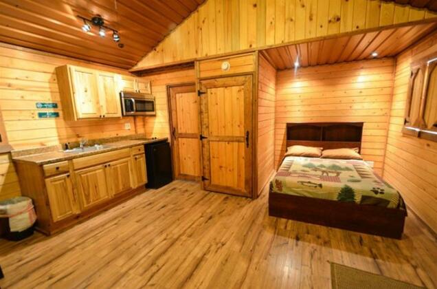 Elite Cabins and RV Park - Photo2