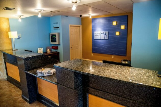 Holiday Inn Express Hotel & Suites Cocoa Beach - Photo4