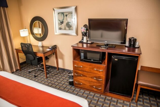 Holiday Inn Express Hotel & Suites Cocoa Beach - Photo5