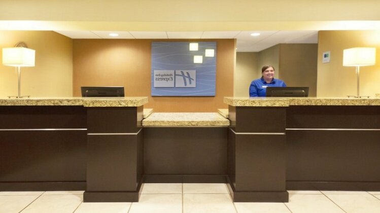 Holiday Inn Express Hotel & Suites Colby Colby - Photo3