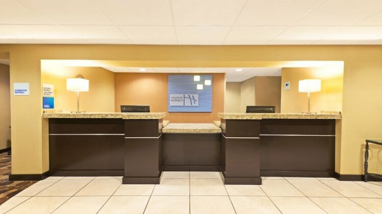 Holiday Inn Express Hotel & Suites Colby Colby - Photo4