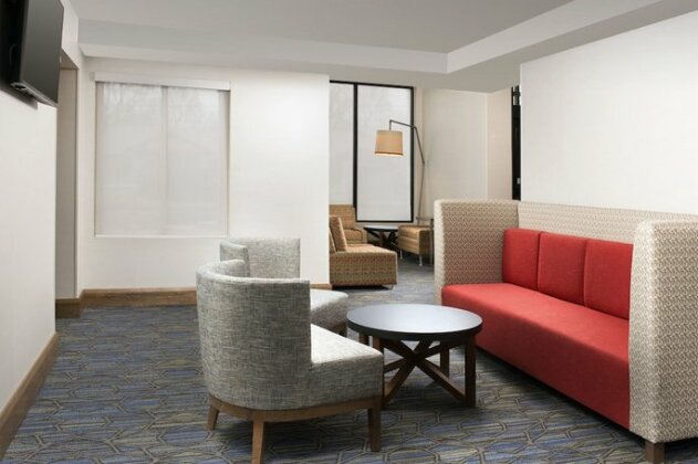 Holiday Inn Express & Suites - College Park-University Area - Photo3