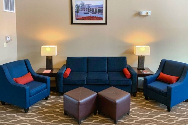Comfort Suites Texas Avenue - Photo5