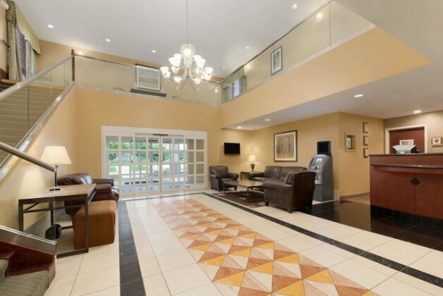 Hawthorn Suites by Wyndham College Station - Photo3