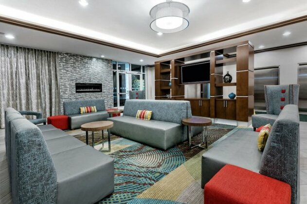 Holiday Inn & Suites College Station-Aggieland - Photo3