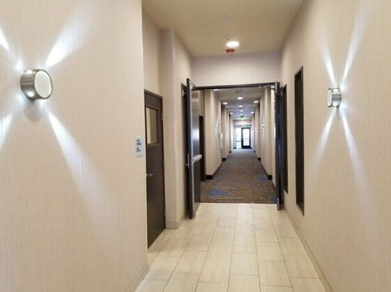 Holiday Inn Express & Suites - Colorado Springs AFA Northgate - Photo3