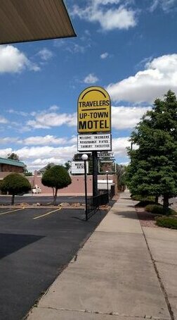 Traveler's Uptown Motel