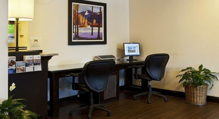 Wingate by Wyndham Colorado Springs - Photo4