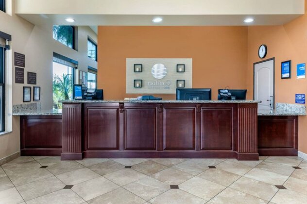 Comfort Inn And Suites Colton - Photo4