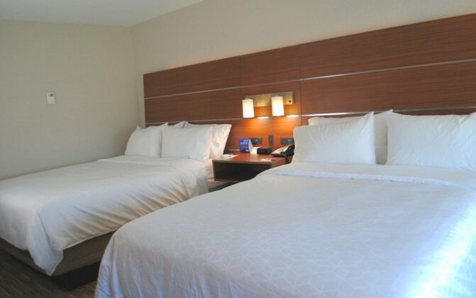 Holiday Inn Express & Suites - Columbia City - Photo4