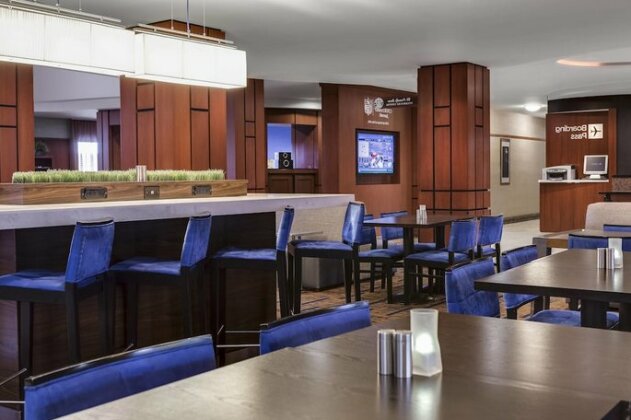 Courtyard by Marriott Columbia - Photo2