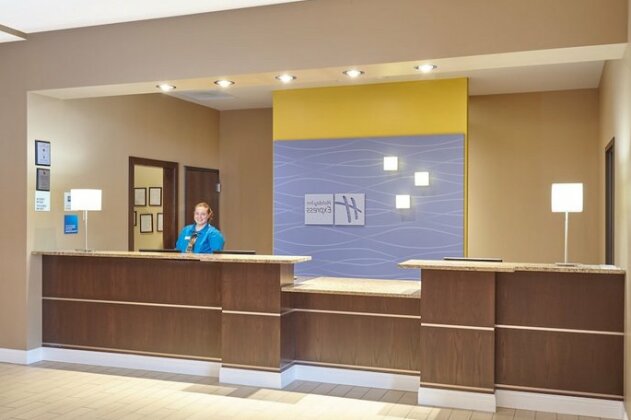 Holiday Inn Express and Suites Columbia University Area - Photo2