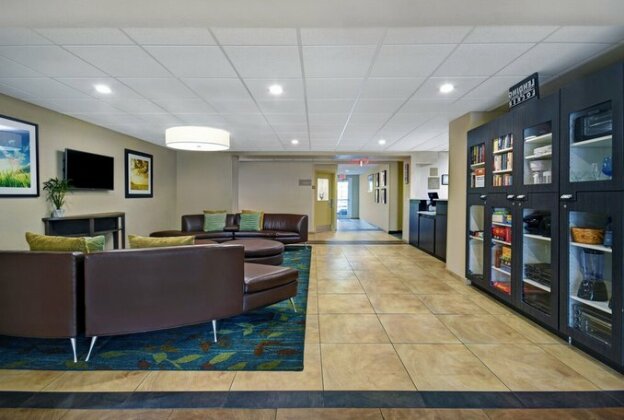 Candlewood Suites Columbia-Fort Jackson - Photo2