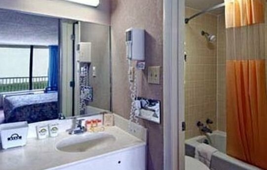 Days Inn Columbia/Fort Jackson - Photo2