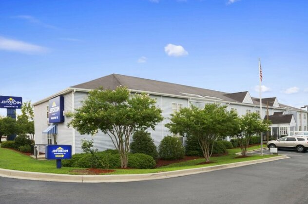 Microtel Inn by Wyndham Columbia Two Notch Road Area - Photo2