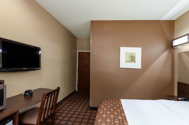 Microtel Inn & Suites by Wyndham Columbia - Photo5