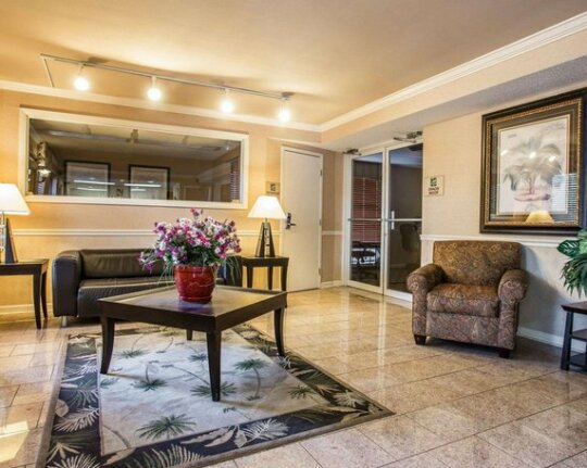Quality Inn Fort Jackson - Photo4