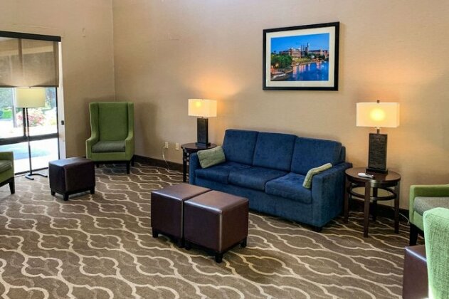 Comfort Suites Columbus State University Area - Photo4