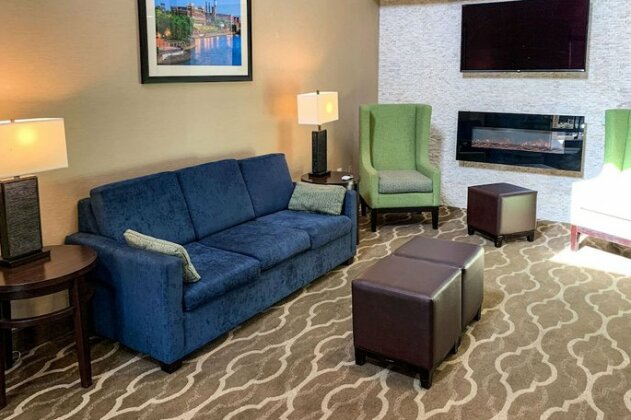Comfort Suites Columbus State University Area - Photo5