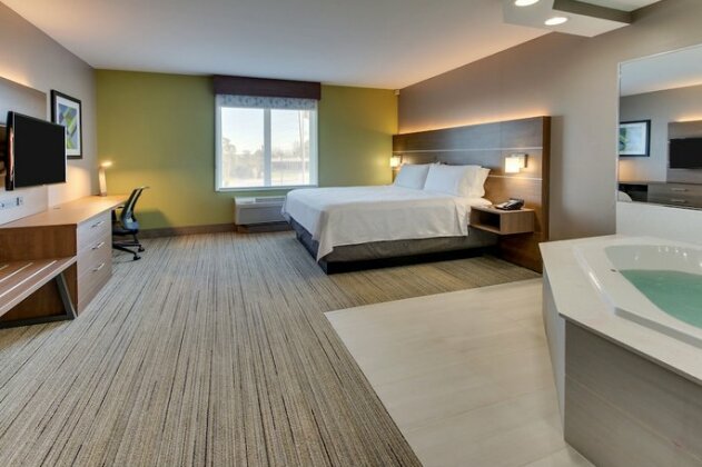 Holiday Inn Express Hotel & Suites Columbus-Fort Benning - Photo5