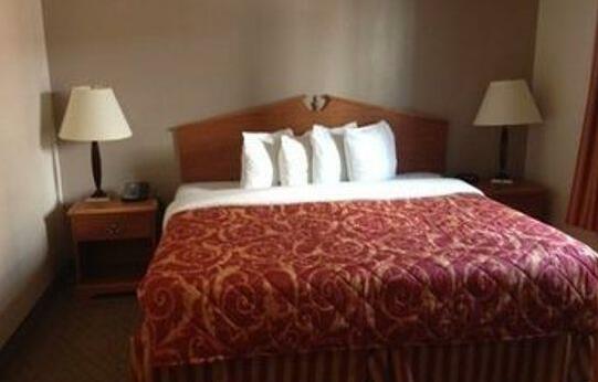InTown Suites Extended Stay Columbus - Photo4