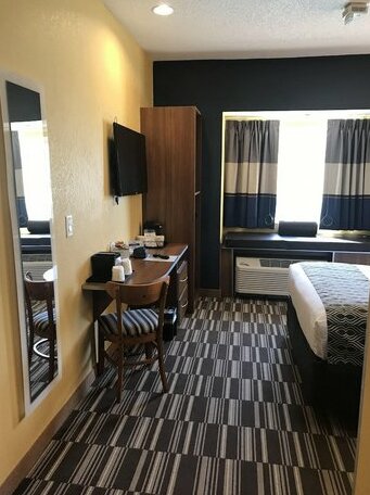 Microtel Inn & Suites by Wyndham Columbus/Near Fort Benning - Photo3