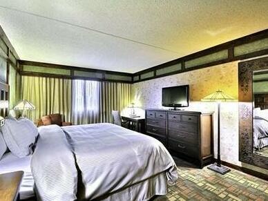 Clarion Hotel and Conference Center Columbus - Photo4