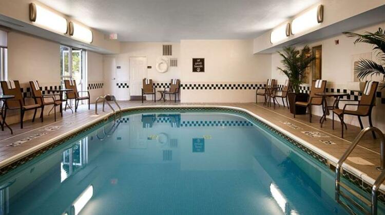 Best Western Hilliard Inn & Suites - Photo4