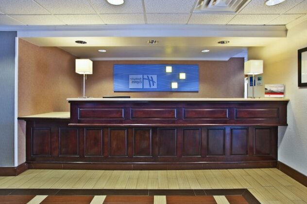Holiday Inn Express Hotel & Suites Columbus Southeast - Photo4