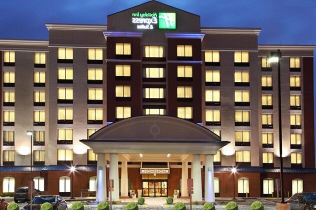Holiday Inn Express Hotel & Suites Columbus University Area- Ohio State University - Photo2