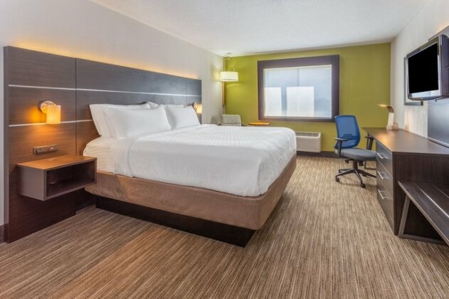 Holiday Inn Express Hotel & Suites Exit I-71 Ohio State Fair - Expo Center - Photo3