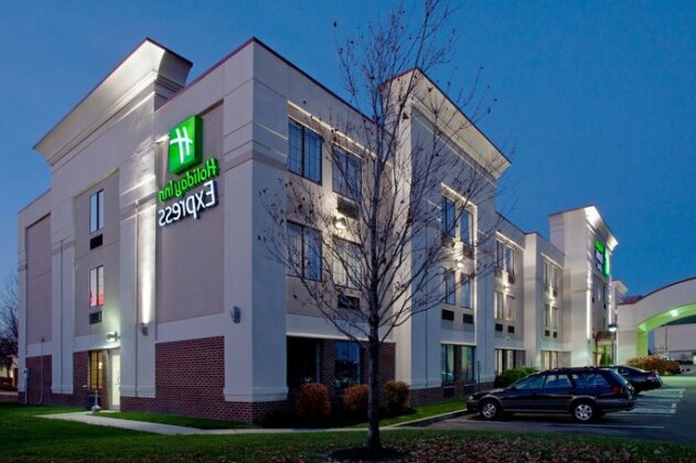 Holiday Inn Express Hotel & Suites Grove City