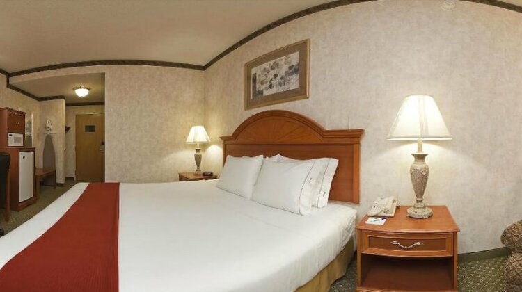 Holiday Inn Express Hotel & Suites Grove City - Photo5