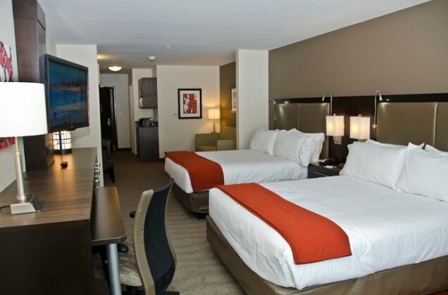 Holiday Inn Express & Suites Columbus - Easton Area - Photo5
