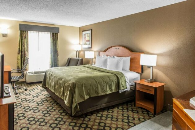 Quality Inn & Suites Columbus - Photo2