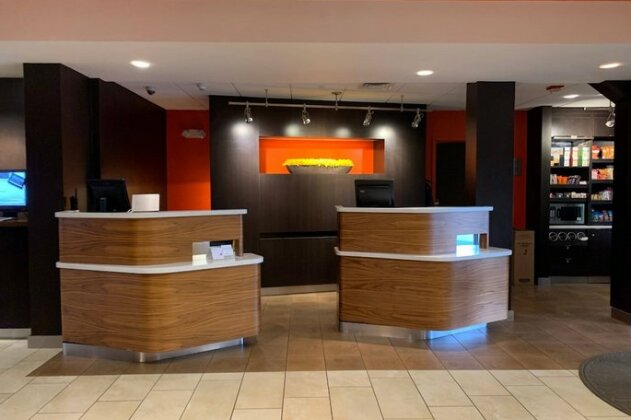 Courtyard by Marriott Concord - Photo3