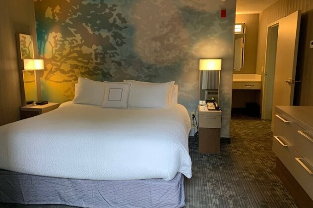 Courtyard by Marriott Concord - Photo4