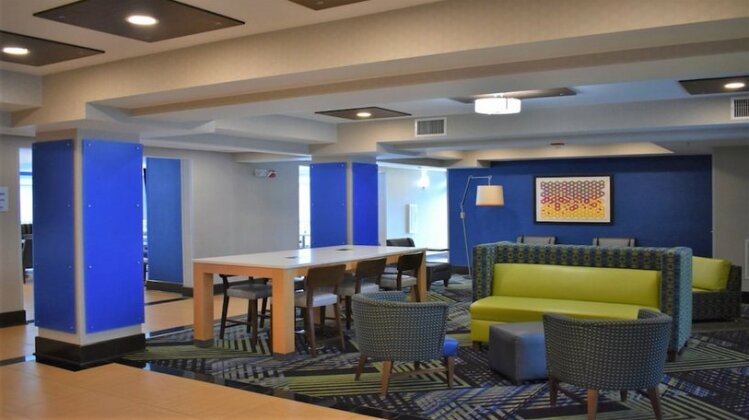 Holiday Inn Express Hotel & Suites Charlotte-Concord I-85 - Photo2