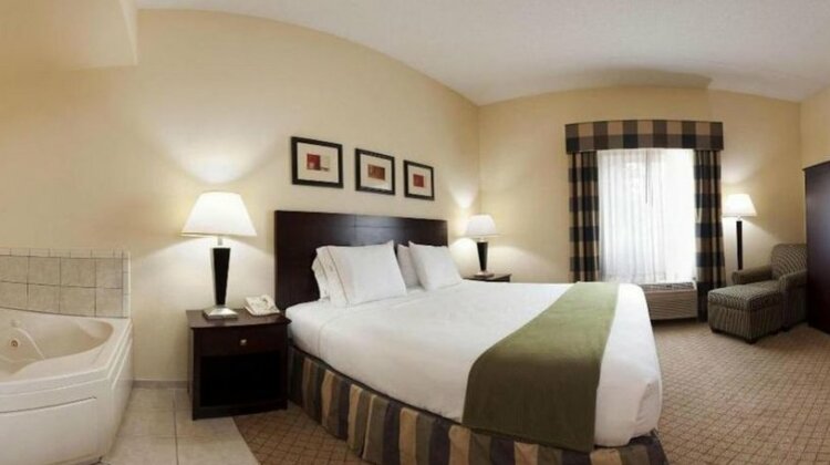 Holiday Inn Express Hotel & Suites - Concord - Photo5