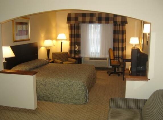 Holiday Inn Express Hotel & Suites Concordia US 81 - Photo2