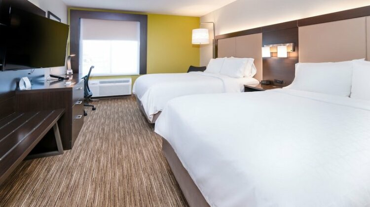Holiday Inn Express Hotel & Suites Coon Rapids - Blaine Area - Photo5