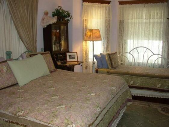 Rose & Thistle Bed & Breakfast - Photo2