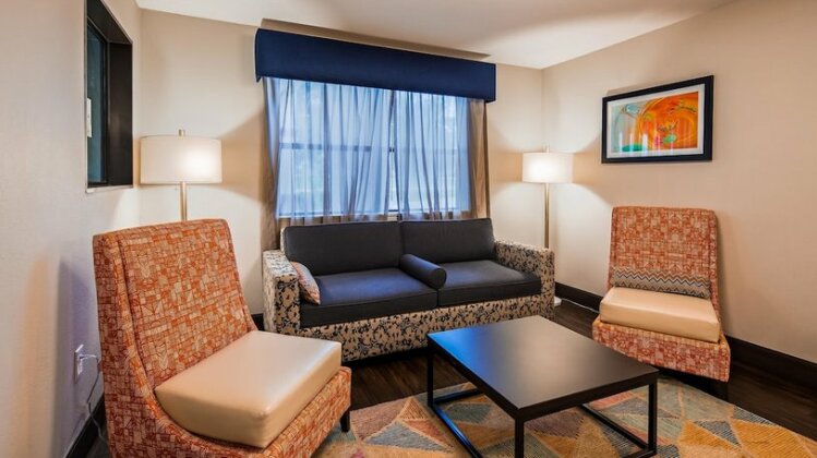 Best Western Inn and Suites Copperas Cove - Photo4