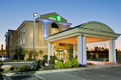 Holiday Inn Express Hotel & Suites Cordele North - Photo3