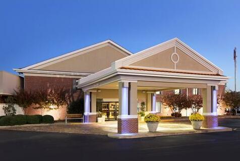 Holiday Inn Express Hotel & Suites Corinth - Photo2