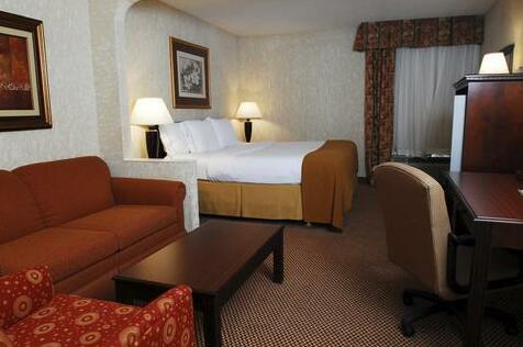 Holiday Inn Express Hotel & Suites Corinth - Photo5