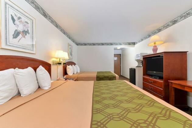 Econo Lodge Inn & Suites Corning - Photo5