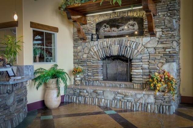 The Lodge at Rolling Hills - Photo4